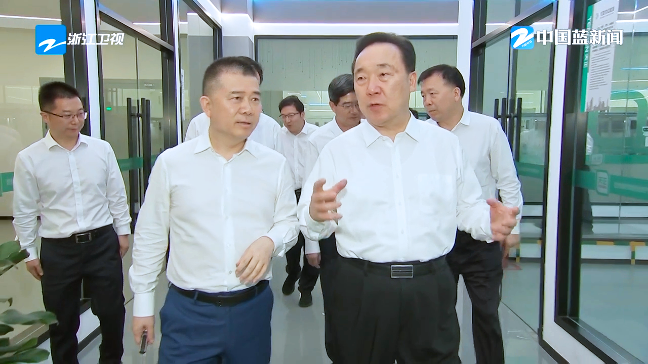 乐鱼体育-NASA拍到穿越太阳的Atlas彗星 或将分解成尘土和气体